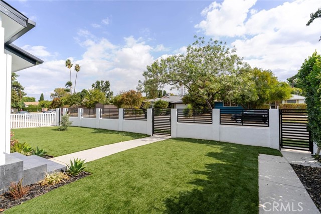 Detail Gallery Image 14 of 36 For 6219 Sylvia Ave, Tarzana,  CA 91335 - 3 Beds | 2 Baths