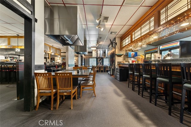 320 W Foothill Blvd, Upland CA: https://media.crmls.org/medias/4dfdaea9-d0df-4921-abea-fd6b5579f83c.jpg