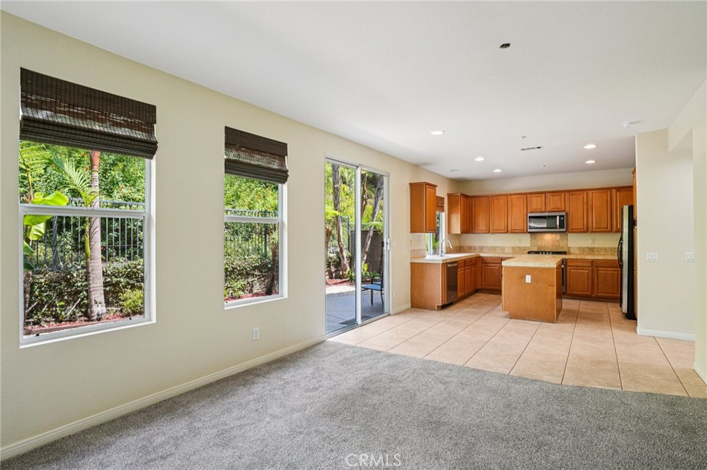 MLS #OC25182457 img 11