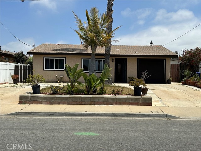Detail Gallery Image 1 of 60 For 415 7th St, Imperial Beach,  CA 91932 - 5 Beds | 2 Baths