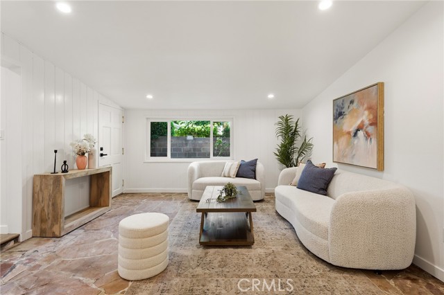 Detail Gallery Image 17 of 51 For 6539 Noble Avenue, Van Nuys,  CA 91411 - 4 Beds | 4 Baths