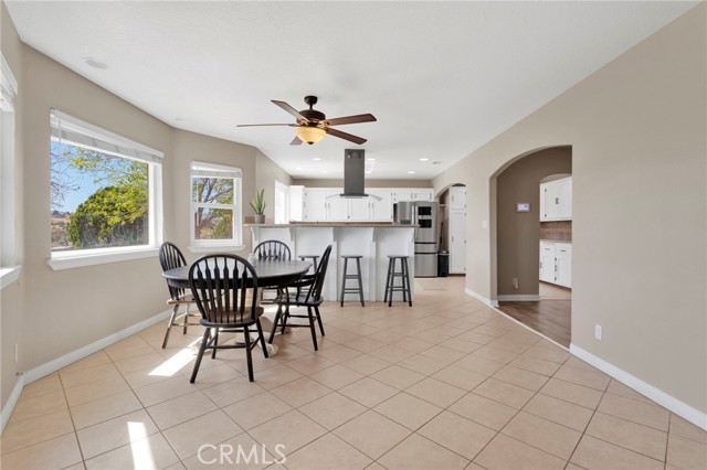 Detail Gallery Image 15 of 57 For 16783 Mission, Hesperia,  CA 92345 - 4 Beds | 3 Baths