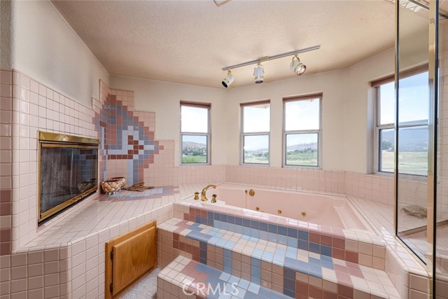 Detail Gallery Image 22 of 70 For 9250 Elizabeth Lake Rd, Leona Valley,  CA 93551 - 4 Beds | 3/1 Baths