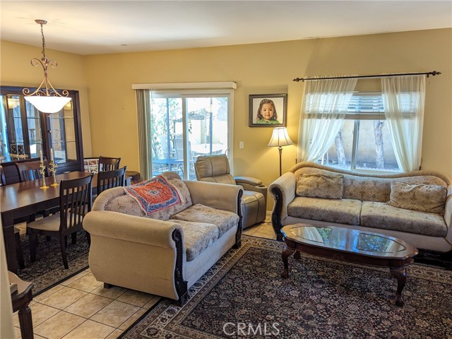 Detail Gallery Image 3 of 15 For 15721 Cobalt St #113,  Sylmar,  CA 91342 - 3 Beds | 2/1 Baths
