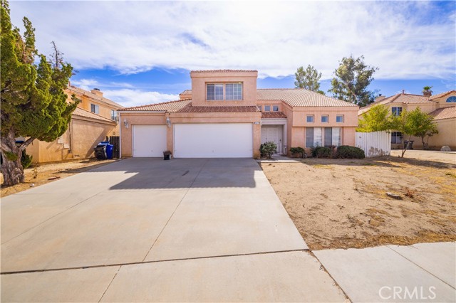 Detail Gallery Image 1 of 19 For 4024 E Avenue R12, Palmdale,  CA 93552 - 3 Beds | 3 Baths