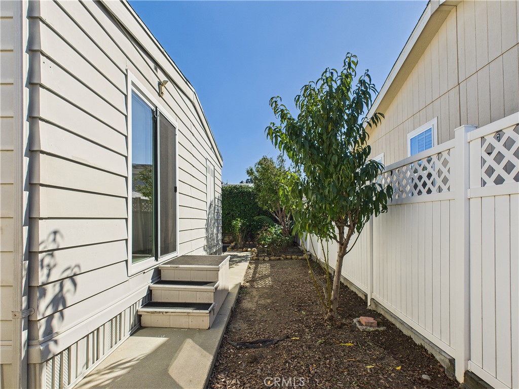 MLS #OC25245628 image #28