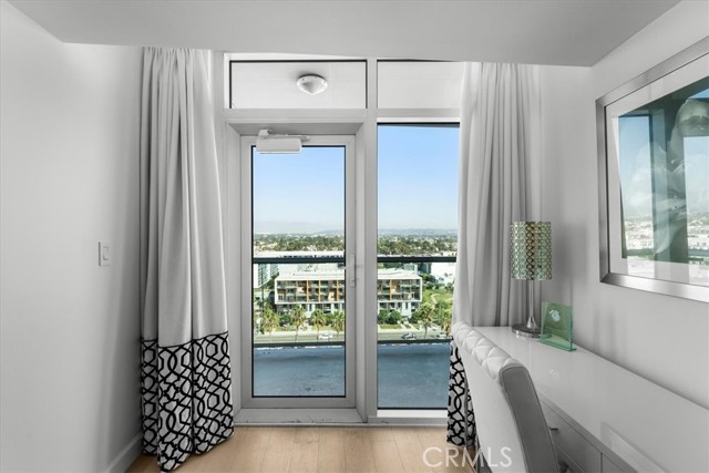 13600 Marina Pointe Dr., Marina del Rey CA: https://media.crmls.org/medias/4e0084c1-3c80-46c1-a5d7-5e143a0014b9.jpg