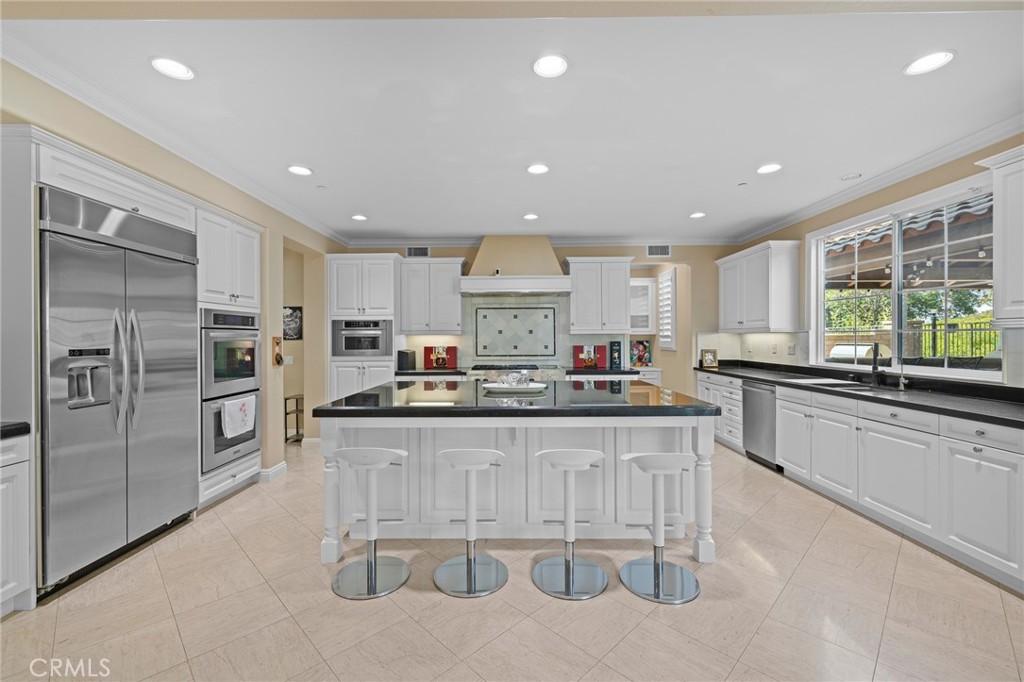 MLS #OC25183394 img 11