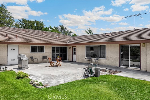 1753 N Albright Avenue, Upland CA: https://media.crmls.org/medias/4e018162-0b92-41e3-955c-49486b60e835.jpg