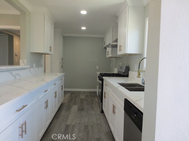 1403 W Elder Avenue, Santa Ana CA: https://media.crmls.org/medias/4e019958-ae7d-4267-b75c-541976001f47.jpg