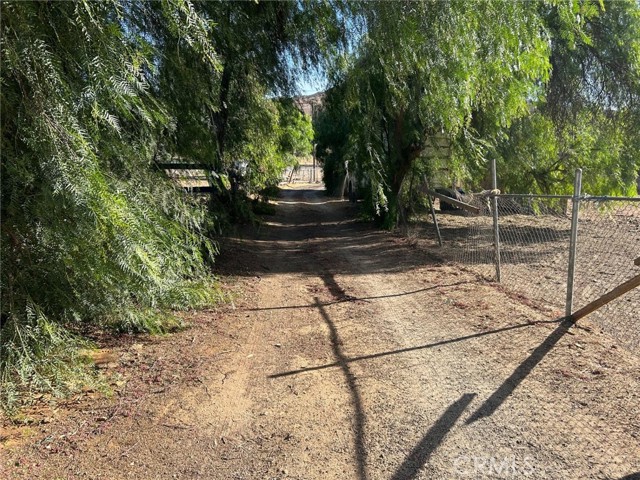 Detail Gallery Image 4 of 17 For 7251 Jurupa Rd, Jurupa Valley,  CA 92509 - 4 Beds | 2/1 Baths