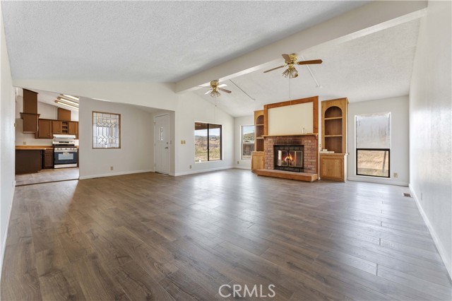 Detail Gallery Image 38 of 44 For 6367 Arrowhead Lake Rd, Hesperia,  CA 92345 - 6 Beds | 4 Baths