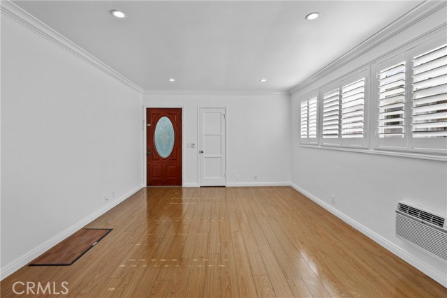 12753 Oxnard St, North Hollywood CA: https://media.crmls.org/medias/4e030b43-0966-4473-a571-73591f0bcbcc.jpg
