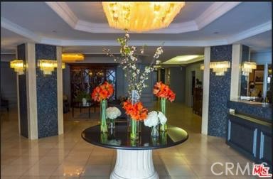 Detail Gallery Image 3 of 49 For 10660 Wilshire Bld #407,  Los Angeles,  CA 90024 - 1 Beds | 2 Baths