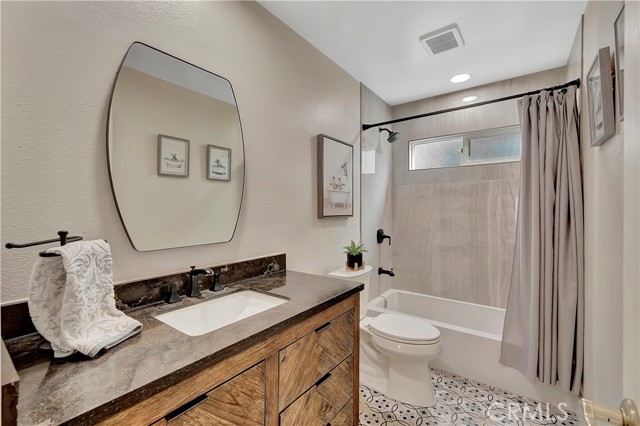 22471 Rippling Brook, Lake Forest CA: https://media.crmls.org/medias/4e039ef0-e708-408e-b461-03b858e7009c.jpg