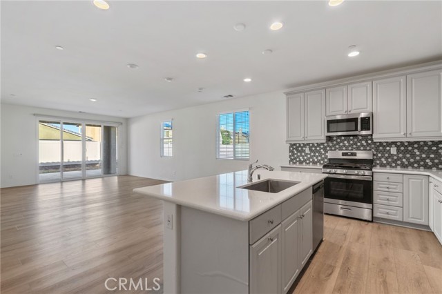 Detail Gallery Image 28 of 31 For 6135 W Avenue J9, Lancaster,  CA 93536 - 4 Beds | 2 Baths