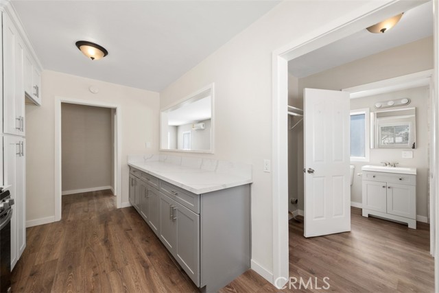 Look at the Large Quartz Counter!