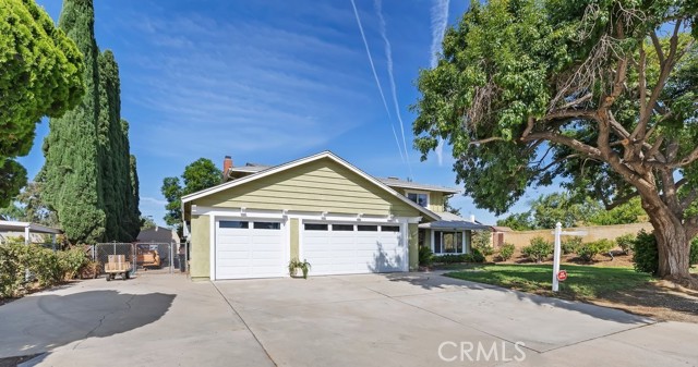 Detail Gallery Image 3 of 26 For 5829 Aurora Ave, Jurupa Valley,  CA 91752 - 4 Beds | 2/1 Baths