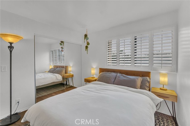 1506 E 4th, Long Beach CA: https://media.crmls.org/medias/4e04aebc-305d-4546-b373-6bba04de2b2c.jpg