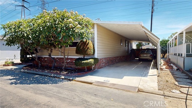 Detail Gallery Image 3 of 31 For 3595 Santa Fe Ave #214,  Long Beach,  CA 90810 - 2 Beds | 2 Baths