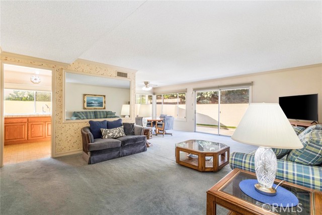 Detail Gallery Image 6 of 35 For 19539 Mesa of the Oaks, Newhall,  CA 91321 - 2 Beds | 2 Baths