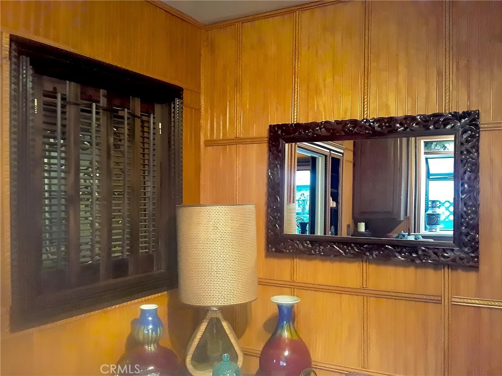 https://media.crmls.org/medias/4e05b394-d298-4589-bed7-a3955fe0332d.jpg?preset=X-Large