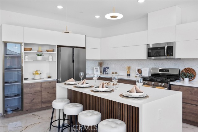 Detail Gallery Image 13 of 55 For 14425 Buvan Ct, Moreno Valley,  CA 92555 - 5 Beds | 3/1 Baths
