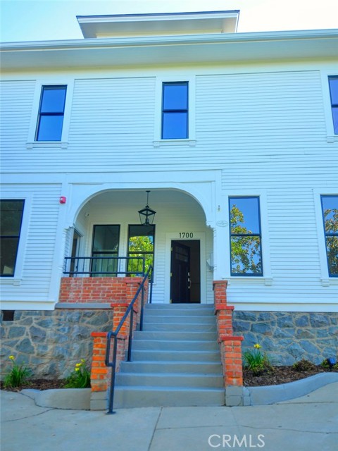 1700 Osos Street, San Luis Obispo CA: https://media.crmls.org/medias/4e06d4df-fa9a-4d97-a1f1-12bebab7b75d.jpg