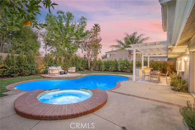 Detail Gallery Image 2 of 41 For 5540 Buffwood, Agoura Hills,  CA 91301 - 5 Beds | 4 Baths