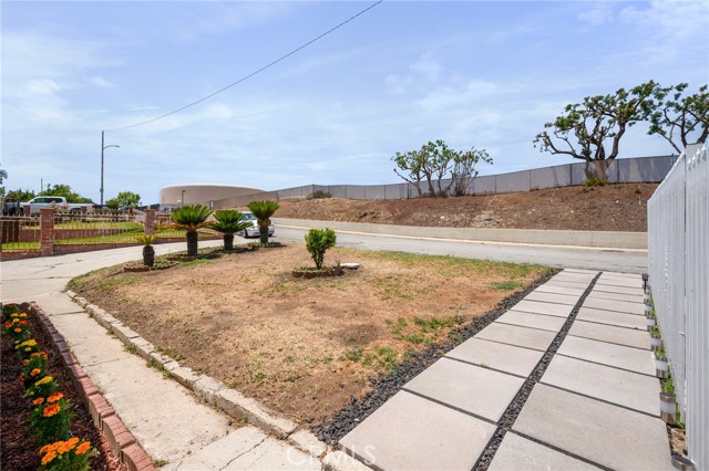 1124 W 123rd Street, Los Angeles CA: https://media.crmls.org/medias/4e0768ce-106b-454c-9906-13d9d3915c84.jpg