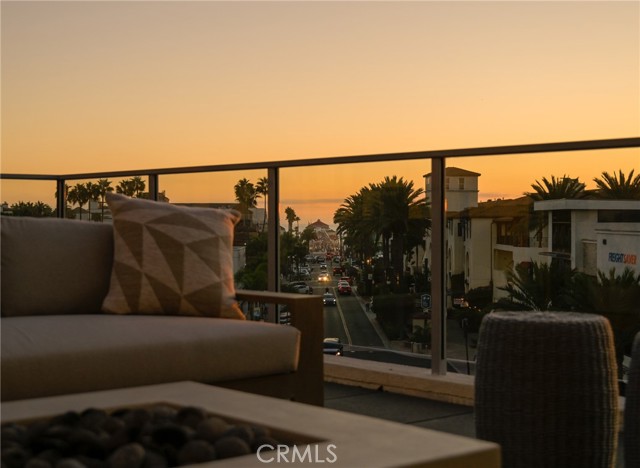 414 Main St., Huntington Beach CA: https://media.crmls.org/medias/4e0819b0-d5d9-4e81-a3c4-e6c8bcc0e826.jpg