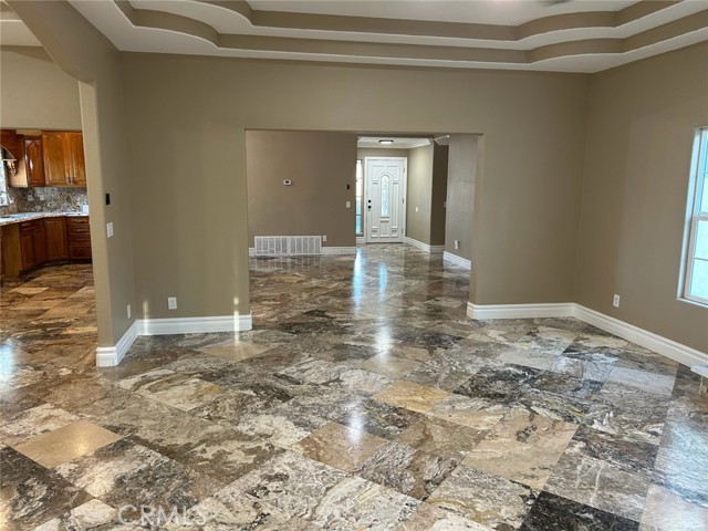 8138 Camelot Road, Riverside CA: https://media.crmls.org/medias/4e082f92-04fa-4080-8d8b-4c418da91f72.jpg