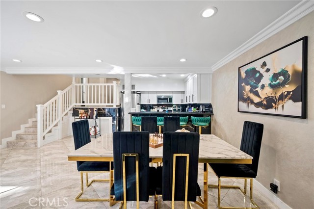 Detail Gallery Image 4 of 22 For 7924 Woodman Ave #78,  Panorama City,  CA 91402 - 2 Beds | 2 Baths