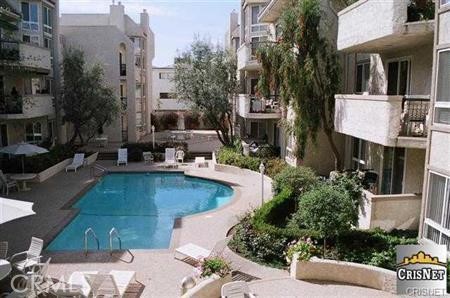 5333 Zelzah Avenue, Encino CA: https://media.crmls.org/medias/4e093fde-d0d2-4a01-9360-e7356cddf466.jpg