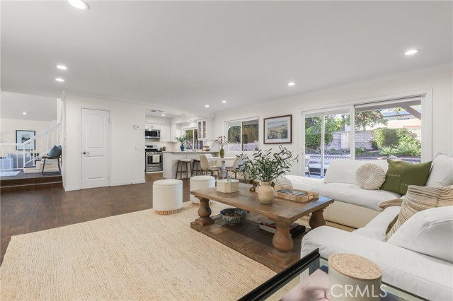 Detail Gallery Image 17 of 59 For 21419 Stanwell, Chatsworth,  CA 91311 - 5 Beds | 3 Baths