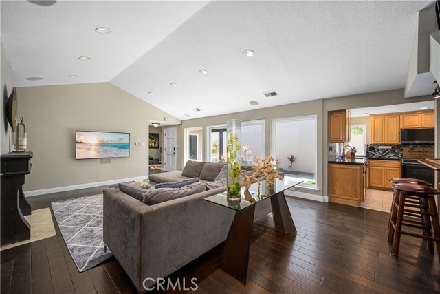 Detail Gallery Image 11 of 68 For 450 Electric, Seal Beach,  CA 90740 - 3 Beds | 2 Baths