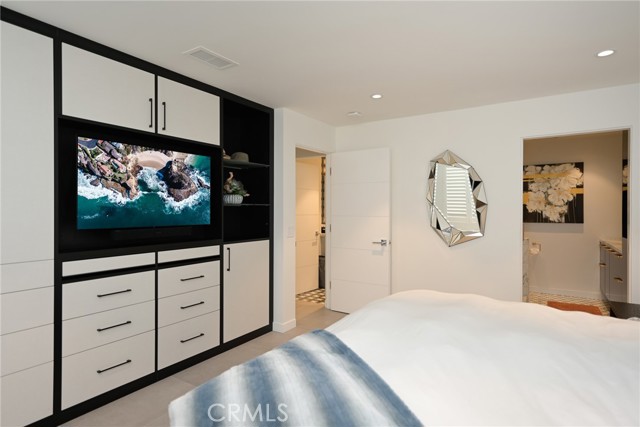 1585 S Coast, Laguna Beach CA: https://media.crmls.org/medias/4e09f01f-1428-4381-83fe-e5e50f9c4b23.jpg
