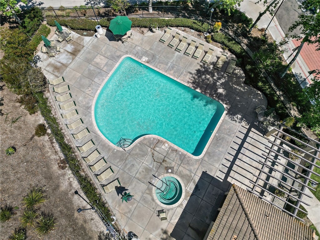 https://media.crmls.org/medias/4e0a0ad6-a193-4c1d-8eb6-28fa4eb0db49.jpg?preset=X-Large