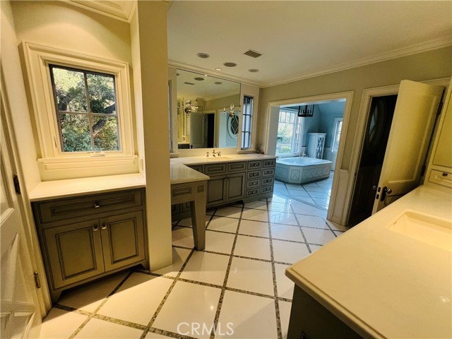 Detail Gallery Image 16 of 31 For 4110 Woodleigh Ln, La Canada Flintridge,  CA 91011 - 6 Beds | 8 Baths
