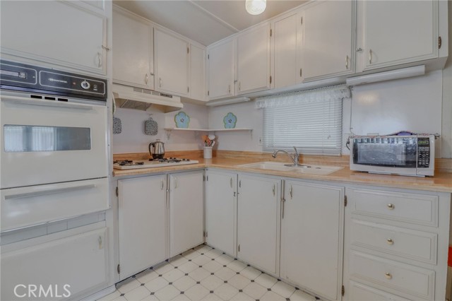 12995 6th, Yucaipa CA: https://media.crmls.org/medias/4e0ac3aa-3a7a-4588-9e6e-d437c85e823c.jpg