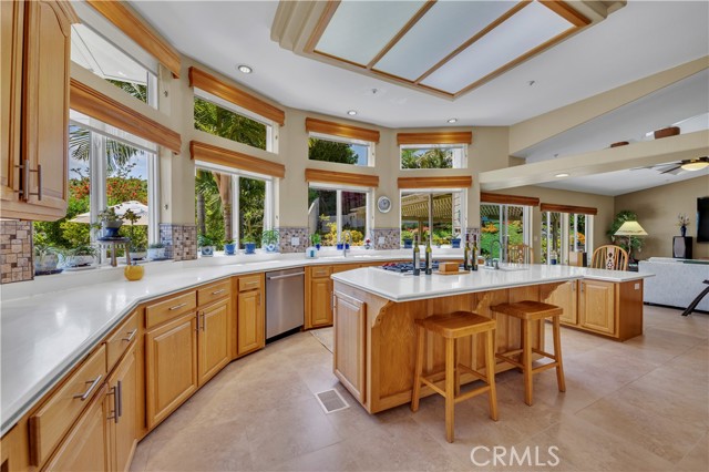 40468 Rock Mountain Drive, Fallbrook CA: https://media.crmls.org/medias/4e0aec79-0d79-4df1-a975-7c68fb8fac50.jpg