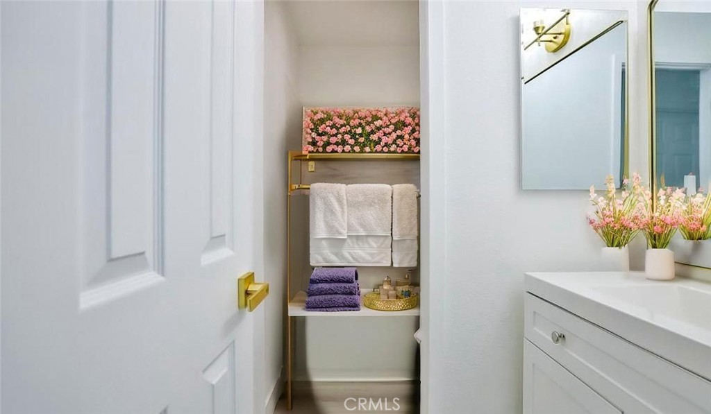 https://media.crmls.org/medias/4e0ba5d3-72e1-41f8-bce2-0ecd815cadb7.jpg?preset=X-Large