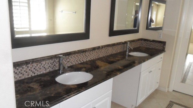 Detail Gallery Image 20 of 36 For 11415 Tesota Loop St., Corona,  CA 92883 - 5 Beds | – Baths