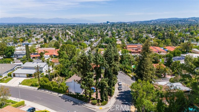 Detail Gallery Image 5 of 41 For 24546 Calvert St, Woodland Hills,  CA 91367 - 3 Beds | 3 Baths