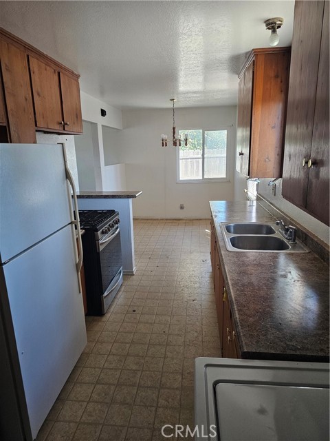 Detail Gallery Image 3 of 14 For 420 N W St, Lompoc,  CA 93436 - 3 Beds | 2 Baths