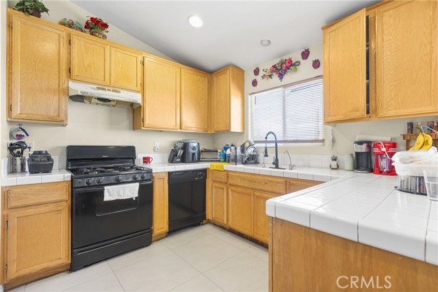 Detail Gallery Image 9 of 32 For 10348 Mendicino Rd, Adelanto,  CA 92301 - 3 Beds | 2 Baths