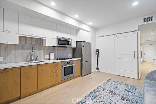 Detail Gallery Image 17 of 28 For 400 South Broadway #907,  Los Angeles,  CA 90013 - 1 Beds | 1 Baths