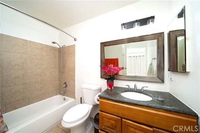 Detail Gallery Image 13 of 21 For 12591 Westminster Ave #114,  Garden Grove,  CA 92843 - 2 Beds | 2 Baths