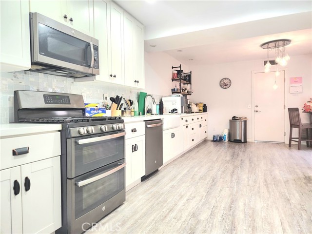 Detail Gallery Image 6 of 17 For 9735 El Paseo, Rancho Cucamonga,  CA 91730 - 3 Beds | 2/1 Baths