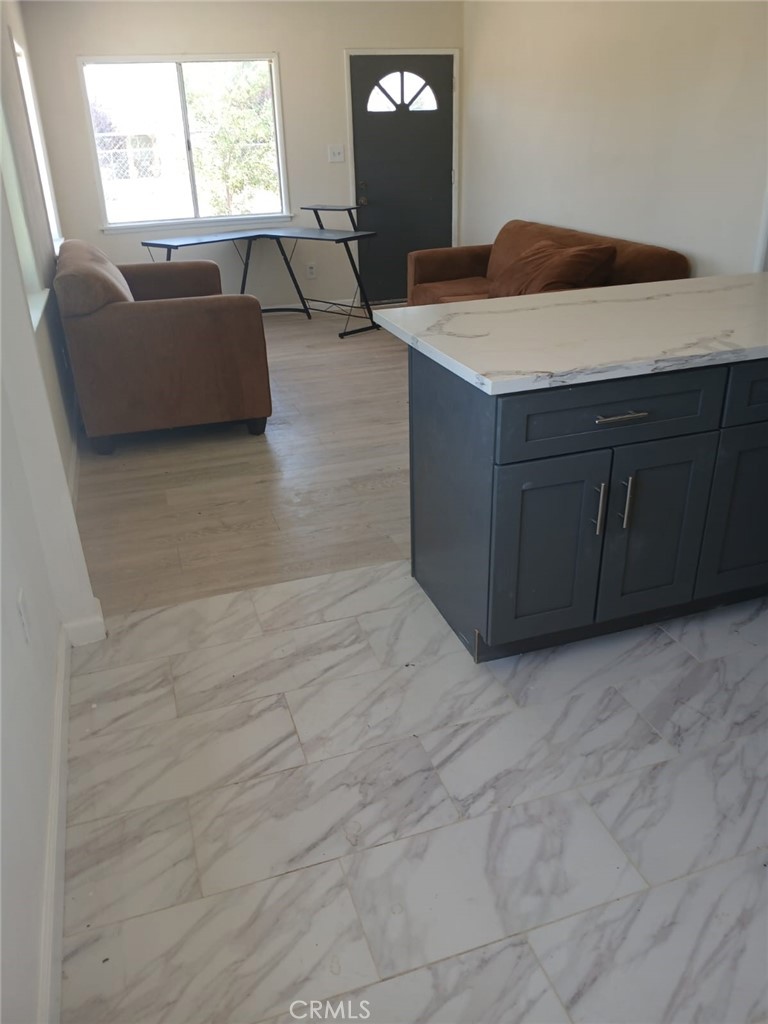 https://media.crmls.org/medias/4e0ef5fc-8d14-44b2-b44b-de517b74c5c1.jpg?preset=X-Large